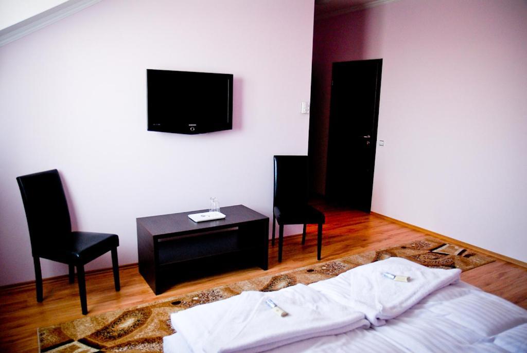 Pazonyi Fogado Es Etterem Hotel Nyirpazony Phòng bức ảnh